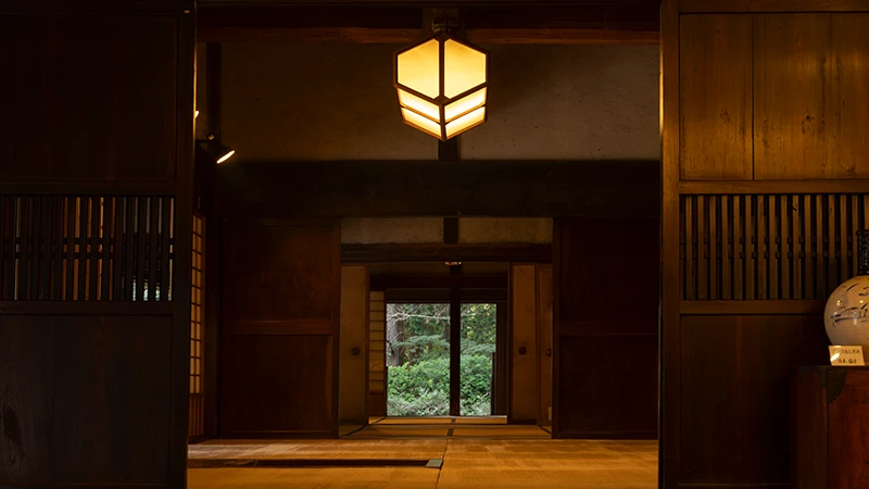 カートピア 濱田庄司記念益子参考館の展示棟内部の写真 | SUBARU