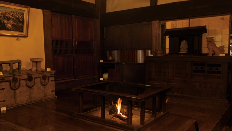 カートピア 濱田庄司記念益子参考館の展示棟内部の写真 | SUBARU