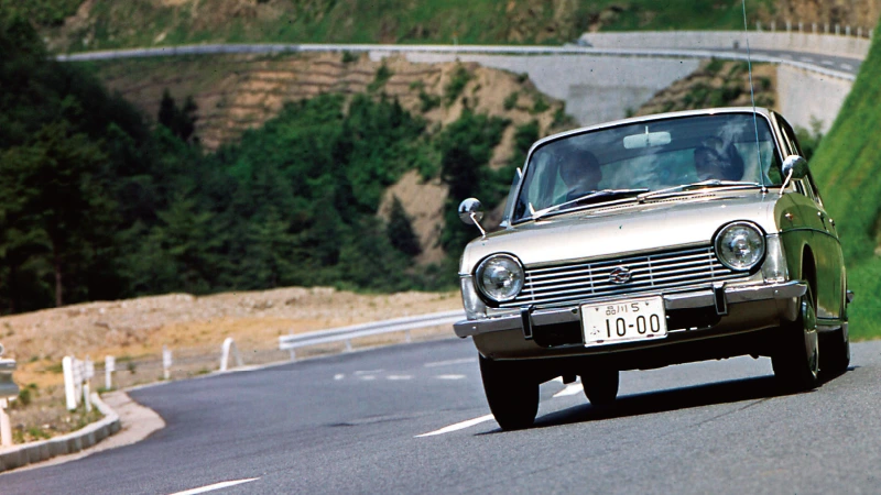 カートピア 1966年発売のスバル1000（EA52型 水平対向4気筒）。 | SUBARU