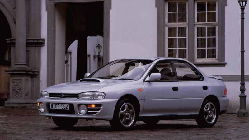 カートピア 1993年発売のインプレッサWRX（GC/GF型）の全体を写した写真。 | SUBARU
