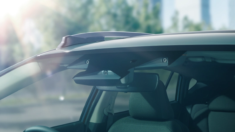 カートピア 初代クロストレックのフロントに搭載されているアイサイト。 | SUBARU