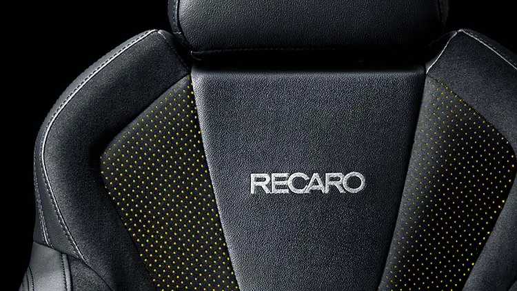 レヴォーグ STI Sport R-Black Limited Ⅱ（STI Sport EX特別仕様車）　ウルトラスエード®［ブラック（ブラックステッチ、イエローパーフォレーション）］（RECARO®フロントシート、STIロゴ入り）
