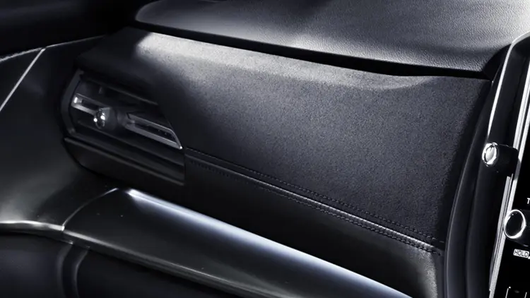 レヴォーグ STI Sport R-Black Limited Ⅱ（STI Sport EX特別仕様車）　インパネミッドトリム スエード調（ブラックステッチ）