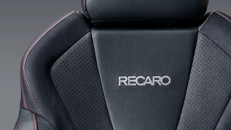 ウルトラスエード®シート［ブラック（レッドステッチ）］（RECARO®フロントシート、STIロゴ入り）