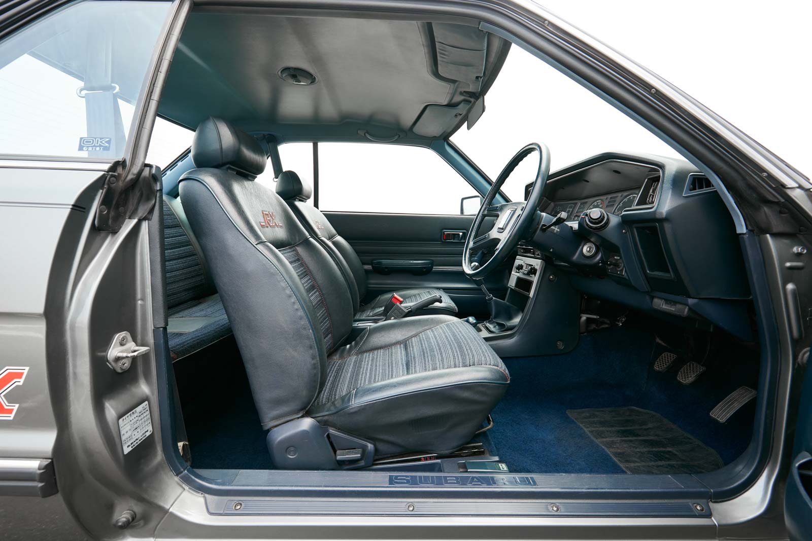 2代目 レオーネ 4WD ハードトップ RXの内装 運転席