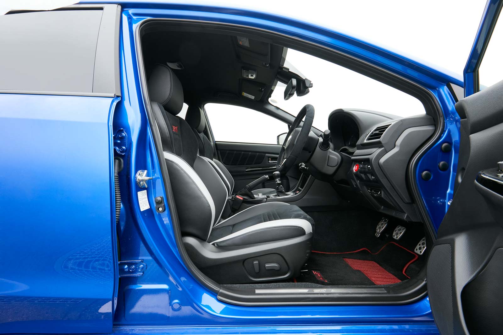 4代目 WRX STI EJ20 Final Editionの内装 運転席