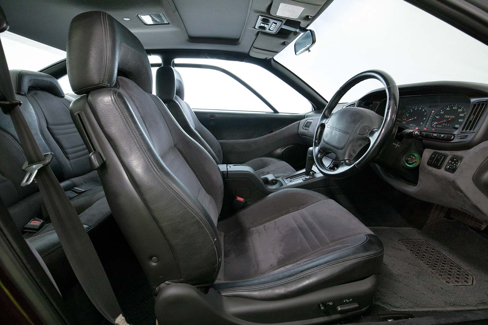 アルシオーネ SVXの内装 運転席