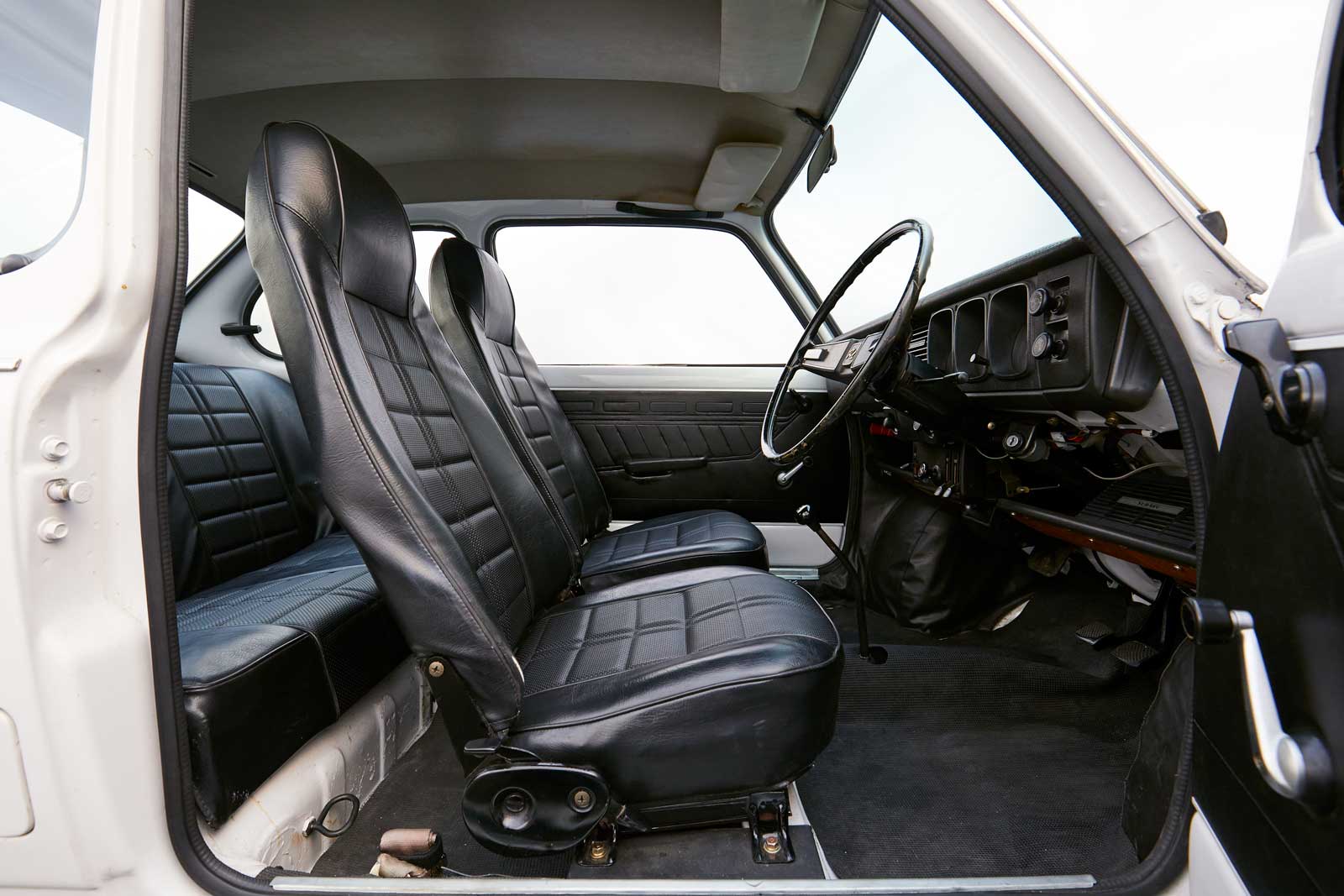 スバル R-2の内装 運転席