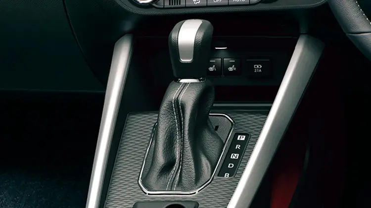 レックス Z HYBRID　本革巻シフトノブ