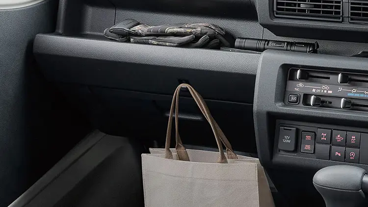 ショッピングフック（インパネ）　●耐荷重：約3kg