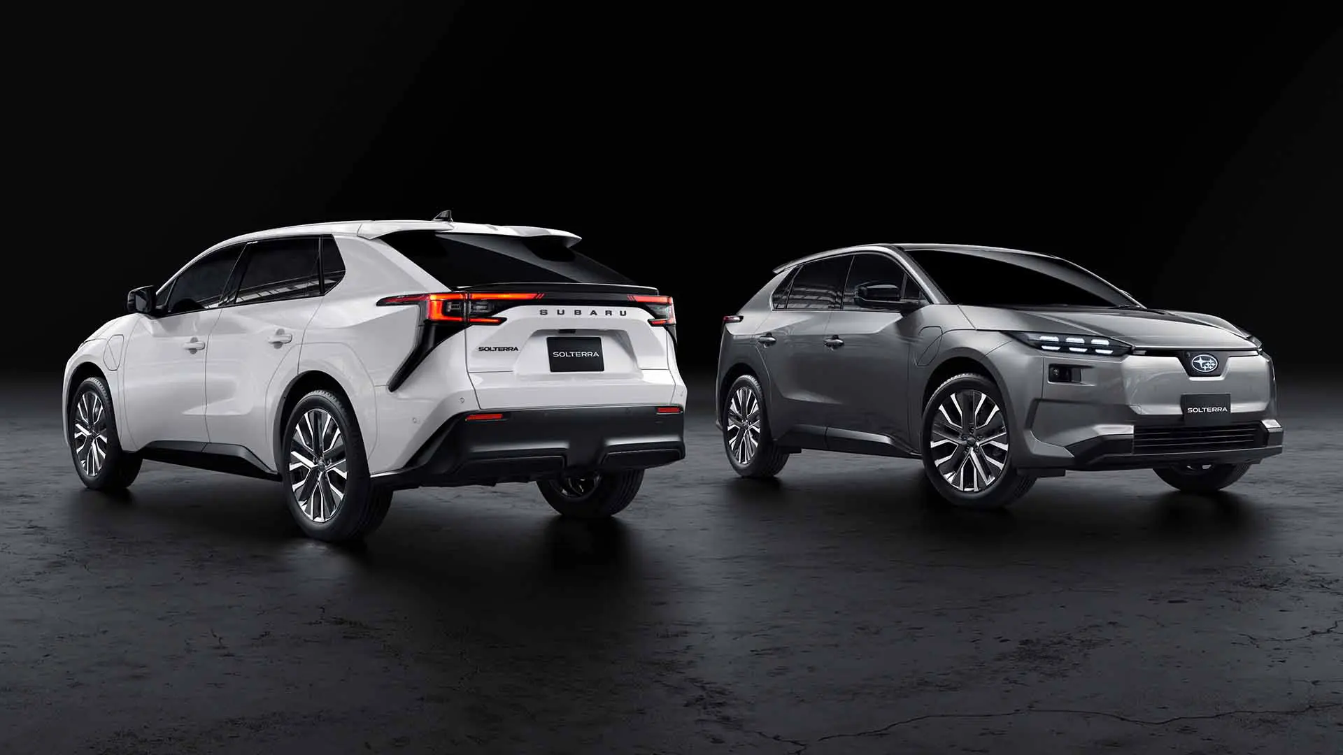 ソルテラ　フロントサイドリヤスタイル