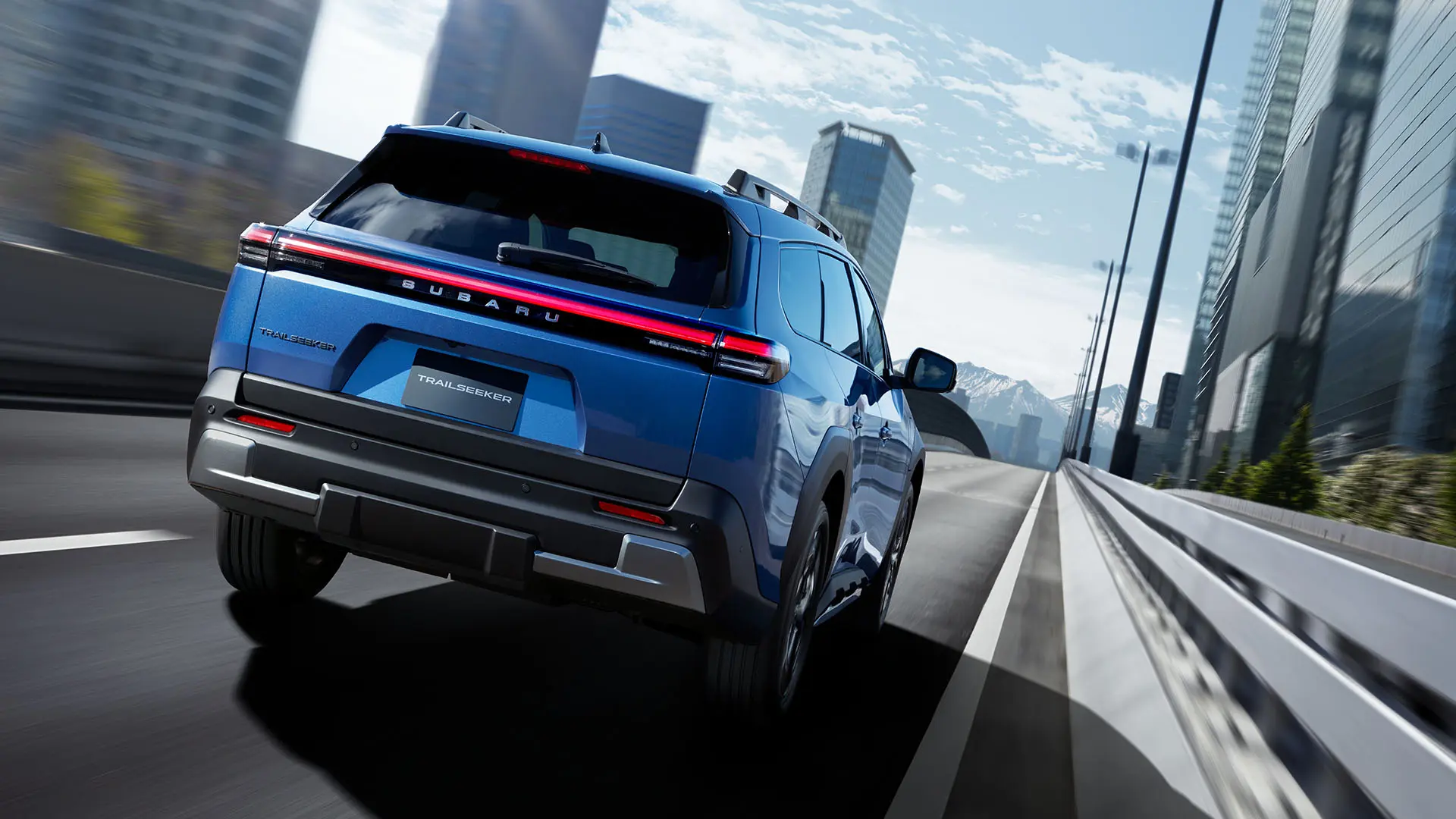 トレイルシーカー　リヤ走行イメージ