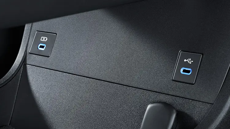 トレイルシーカー　前席用（フロアコンソール下スペース内）