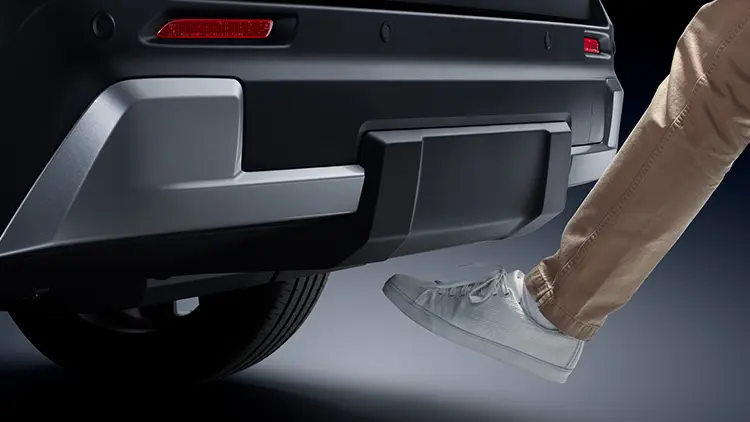 トレイルシーカー　キックセンサー付パワーバックドア